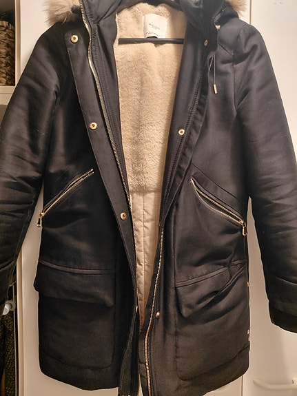 Hupullinen talvitakki