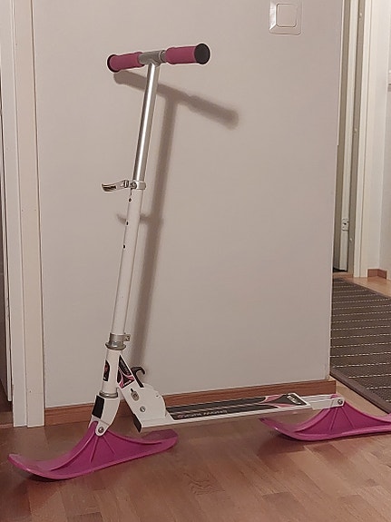 Stiga Snow Kick lumipotkulauta