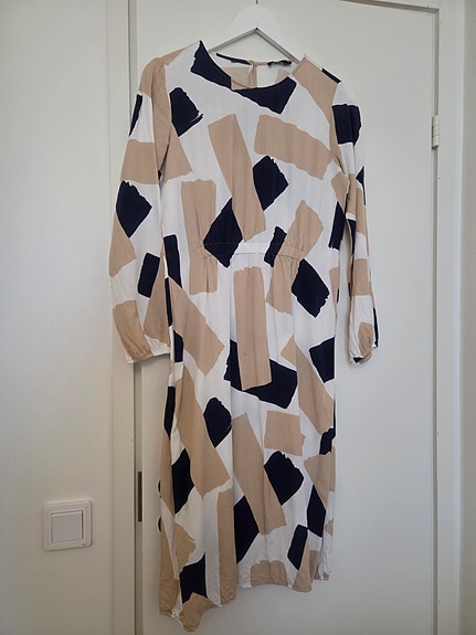 Nanso Isot Pätkät mekko S/36