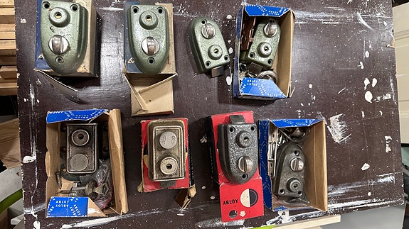 Vanhoja Abloy lukkoja