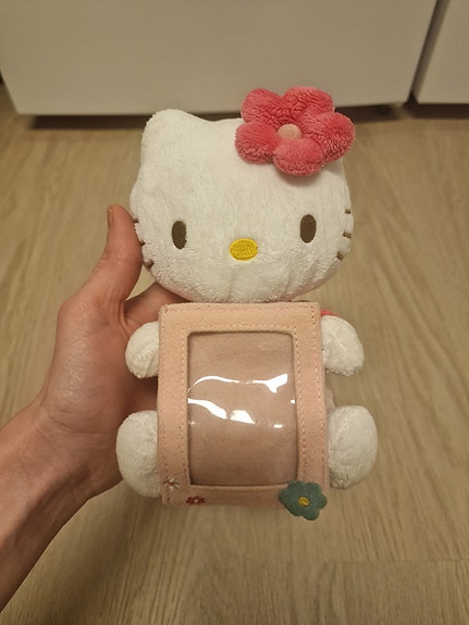 Raahe, Pyhäjoki.  Hello Kitty Pehmolelu, valokuvakehys