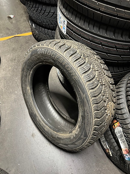 1kpl 215/60R17C Bridgestone nastarengas