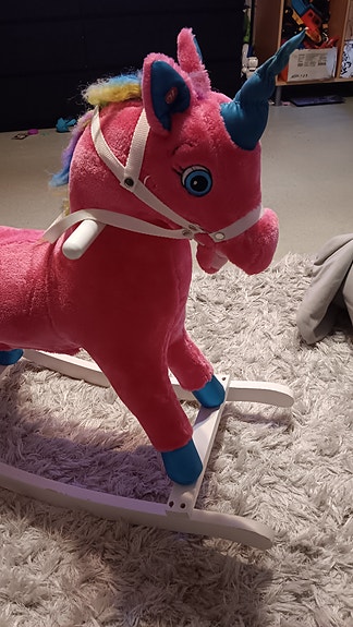 Pinkki yksisarvinen.