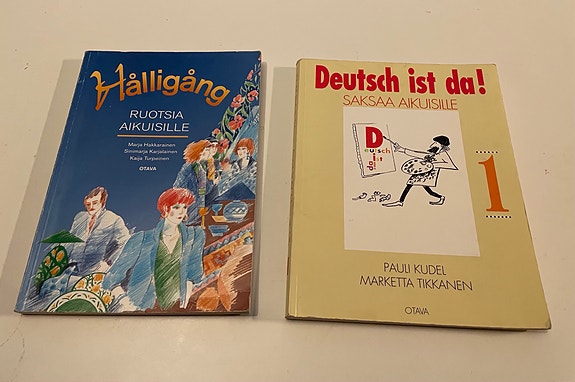 Halligång Ruotsia aikuisille ja Deutsch ist da! Saksa aikuisille - kielioppaat