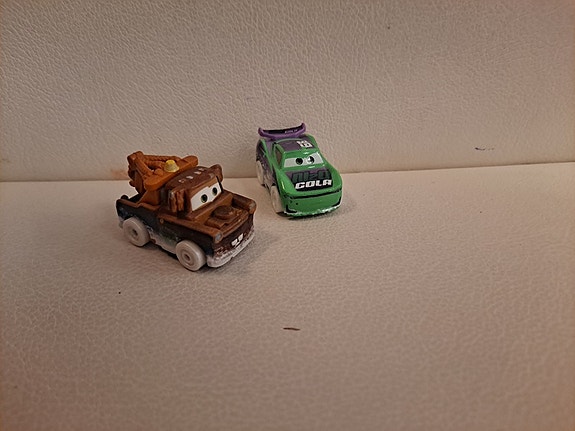 Disney Pixar Cars lelut 2 kpl