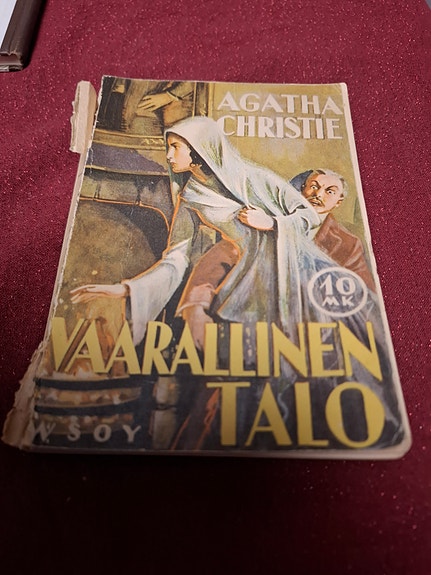 Agatha Christie - Vaarallinen talo - 2.painos
