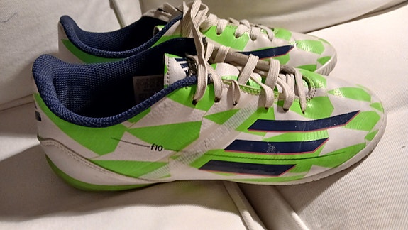 Adidas flo futsal kengät 37 1/3