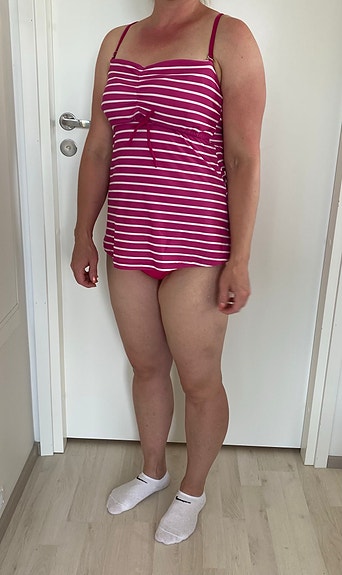 Boob imetysuimapuku