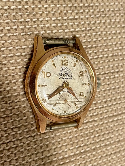 Naisten vedettävä rannekello Leijona Swiss made vintage 17 jewels