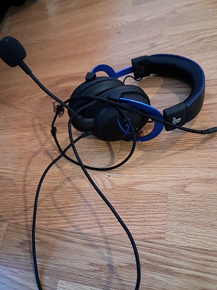 Playstation pelikuulokkeet