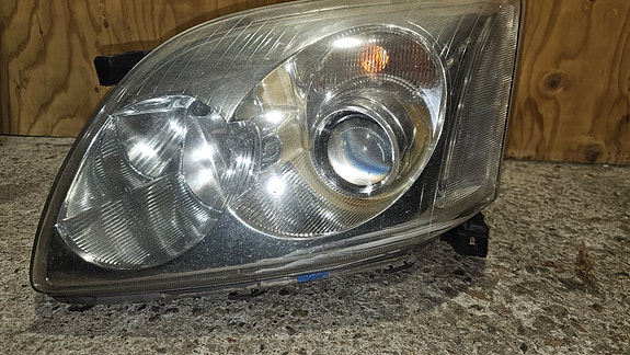 Toyota avensis 2003-2005