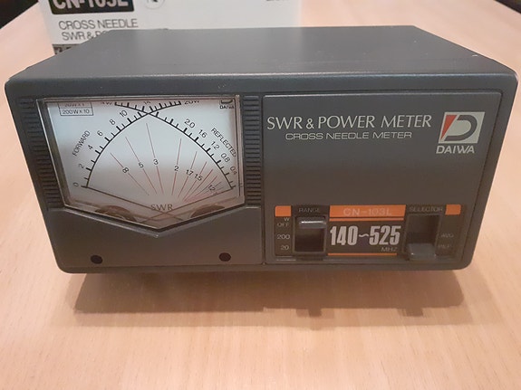 Daiwa CN-103L VHF/UHF SWR/tehomittari