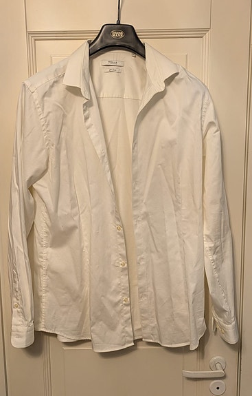 Valkoinen slim fit kauluspaita