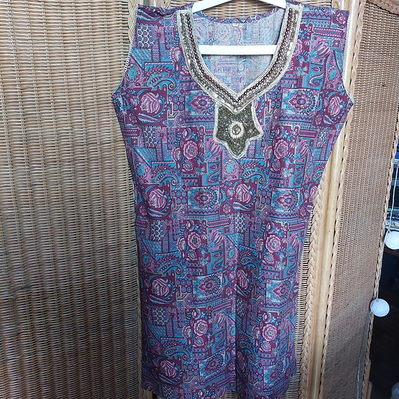 Intialainen mekko