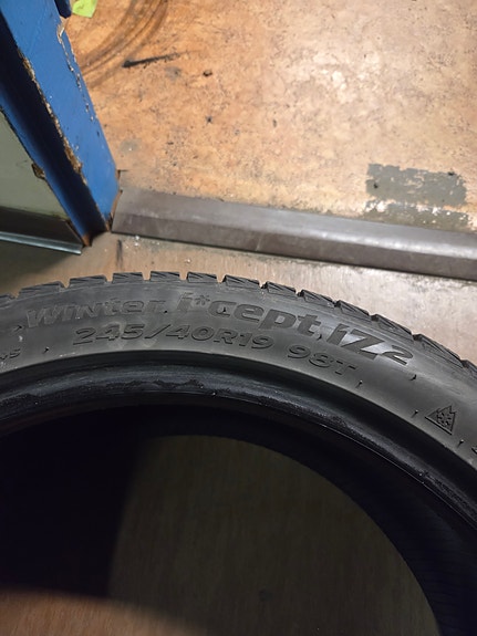 245/40 R19 Hankook kitkarenkaat