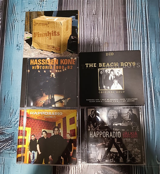 Hassisen Kone, HappoRadio, Beach Boys