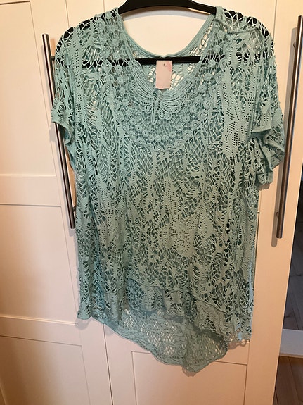 Butik Aavan uusi toppi ja pitsipaita L-XL