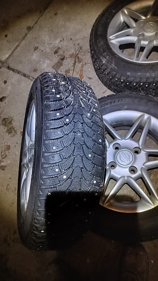 Nissan Primera talvirenkaat