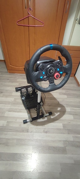 Logitech G29 + Wheel Stand Pro V2