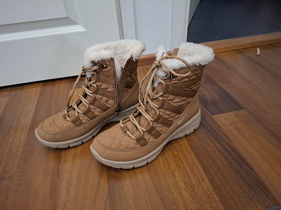Skechers talvikengät 40 uudet