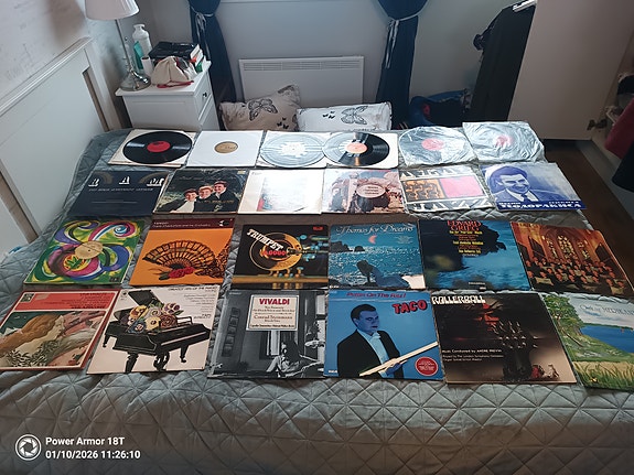 Klassista ja muutama muu 61 LP levyä + 1 sinkku