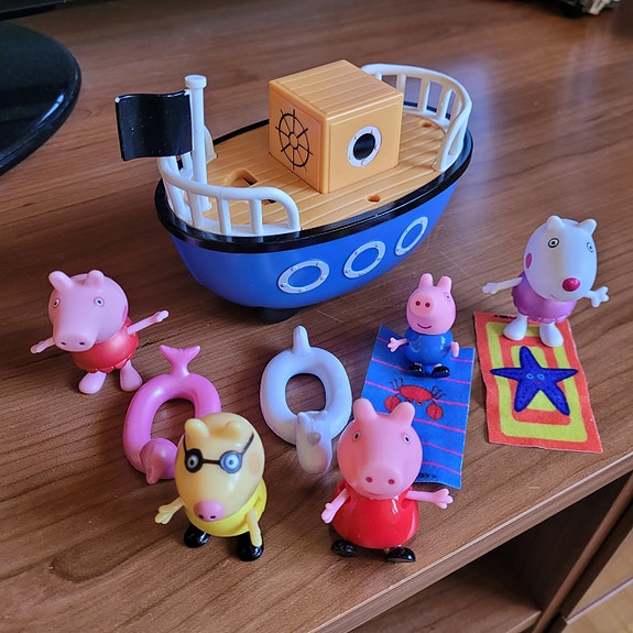 Pipsa possu laiva ja figuurit ym