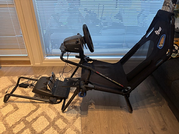 Logitech G923 Ratti ja polkimet sekä pelituoli