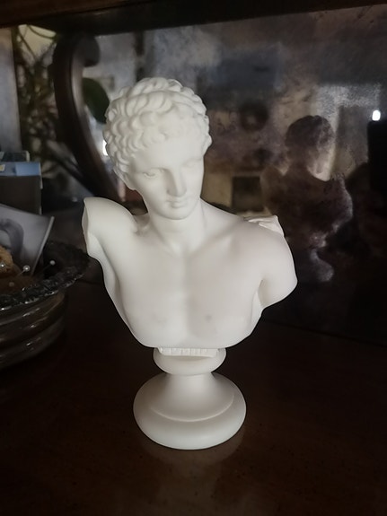 Vanha rintakuva patsas/figuuri