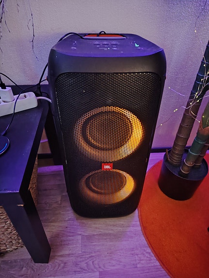 Vuokrataan partybox jbl 310 25e/vrk.