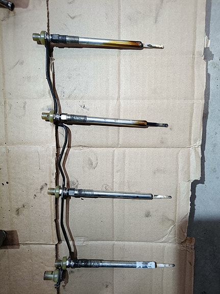 Hehkut Toyota corolla 2.0 diesel