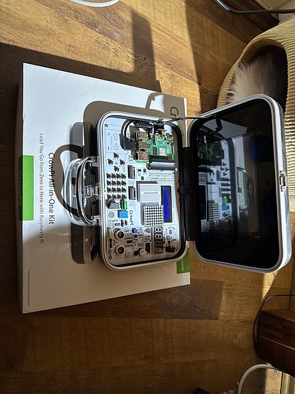 CrowPi Raspberry Pi -aloituspaketti (7” kosketusnäyttö) – Elecrow