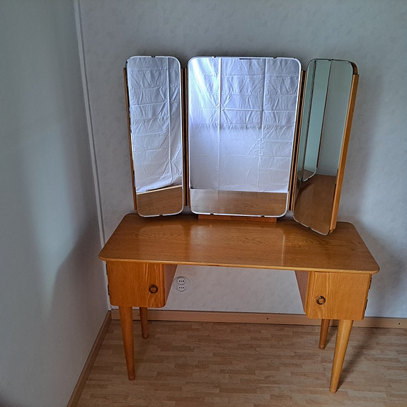 Kampauspöytä