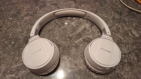 Pioneer BT kuulokkeet