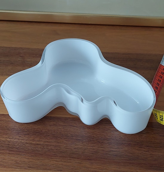 Iittala signeerattu Alvar Aalto valkoinen malja 5 × 19,5 cm