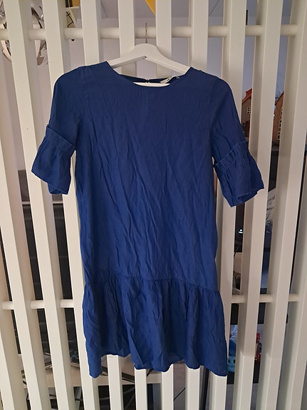 Sininen mekko