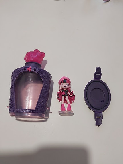 Hasbro Monster High: DracuLaura mini (2023)