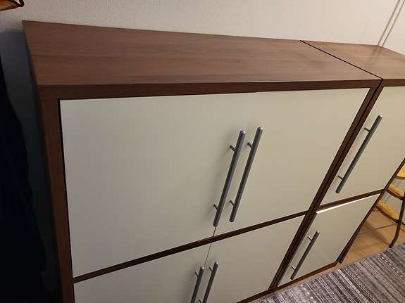 IKEA kaksi Docent-kaappia