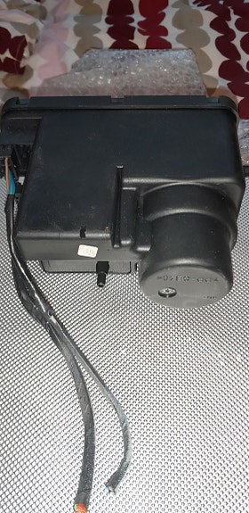 Mercedes-Benz W202 95 keskuslukituksen alipainepumppu