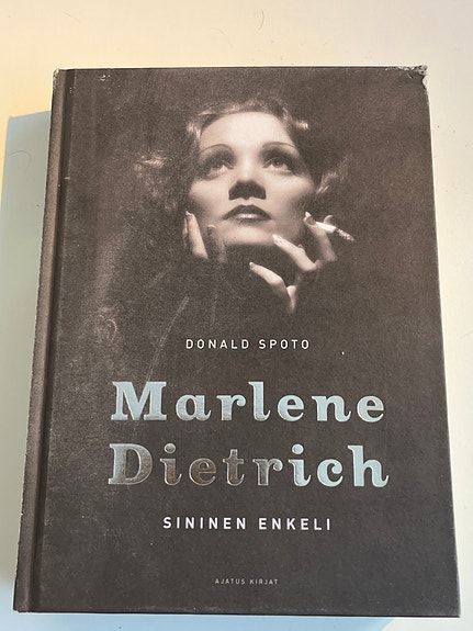 Marlene Dietrich. Sininen enkeli. Henkilökuva. Voidaan postittaa