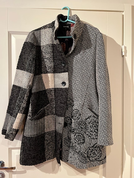 Desigual villakangastakki 44