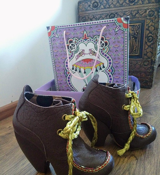 Uudet Irregular Choice nahkakengät 37