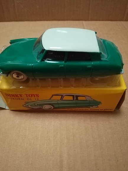 Dinky Toys CITROEN DS 19