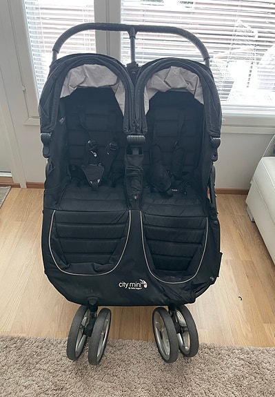 Baby Jogger City Mini GT kaksosrattaat musta
