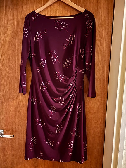 Pitkähihainen mekko