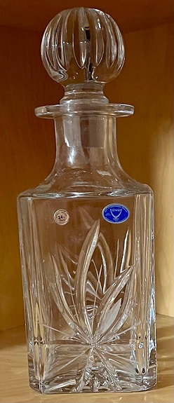 Kristalli karahvi, Neman