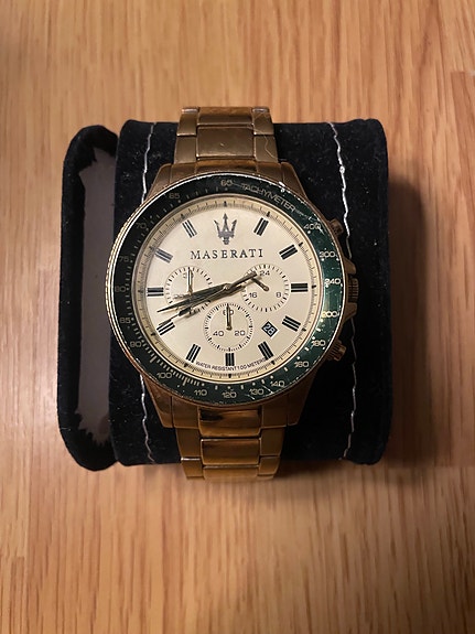 Maserati kello kulta