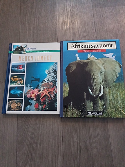 Valitut Palat Afrikan savannit ja Meren ihmeet kirjat
