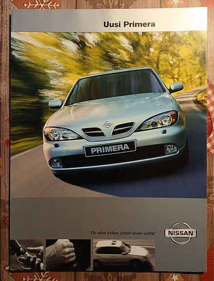 Nissan esitteitä 12kpl