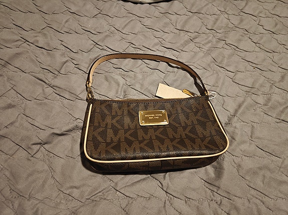 Michael Kors käsilaukku (aito)