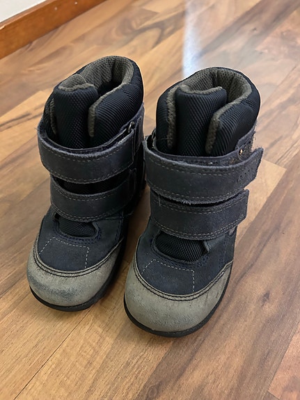 ECCO vedenpitävät talvikengät koko 24